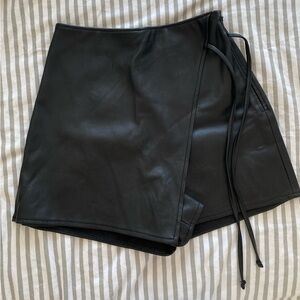 Abercrombie & Fitch Black Mini Skort